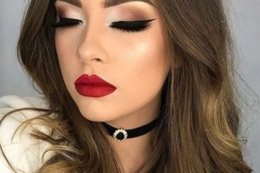 Ressalte os olhos e a boca